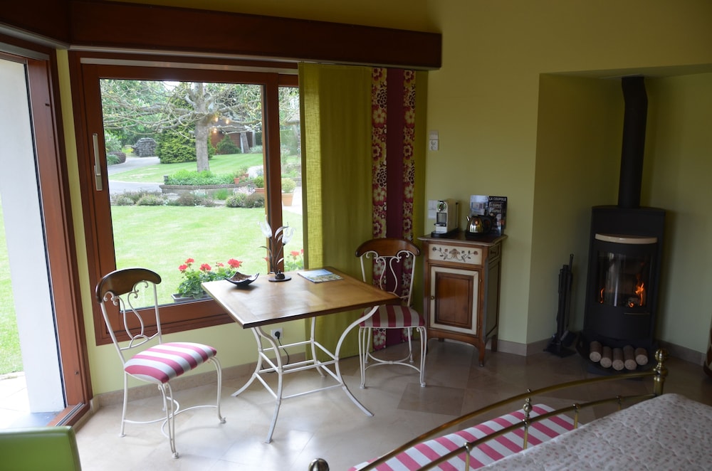 Deluxe Double Room, 1 Queen Bed, Non Smoking photo 3