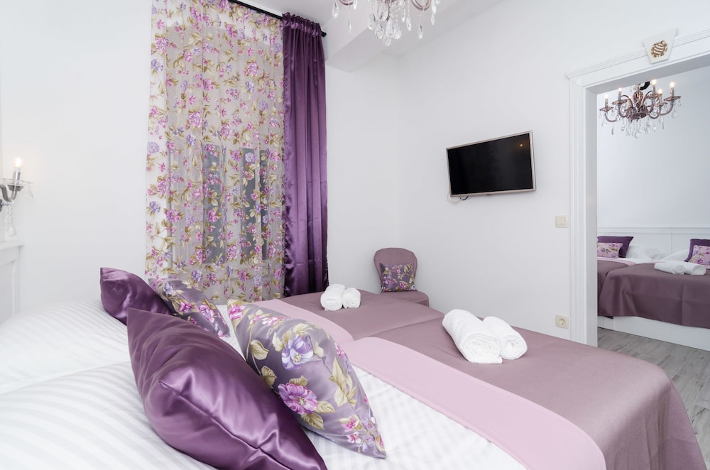 Comfort Room, 1 Bedroom, City View photo 1