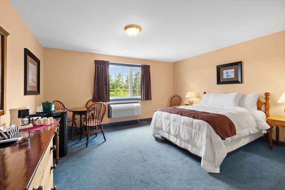 Basic Single Room, 1 Queen Bed, Garden View photo 1
