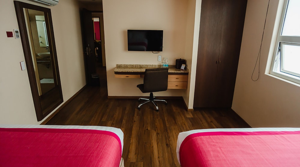 Room, 2 Double Beds - Photo 2