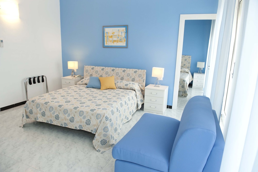 Comfort Suite photo 1