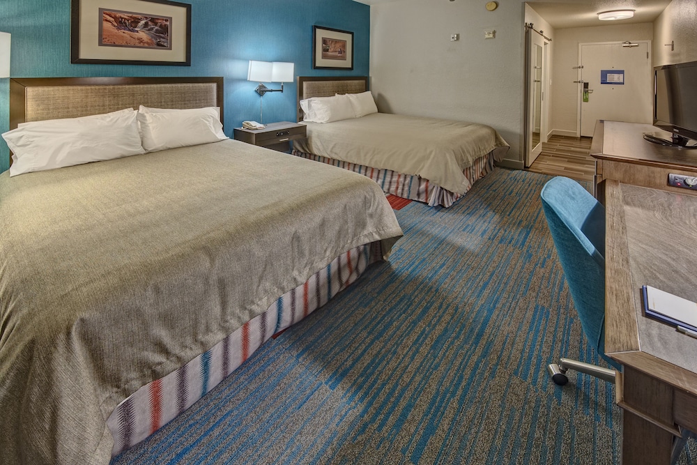 Room, 2 Queen Beds, Non Smoking - Photo 1