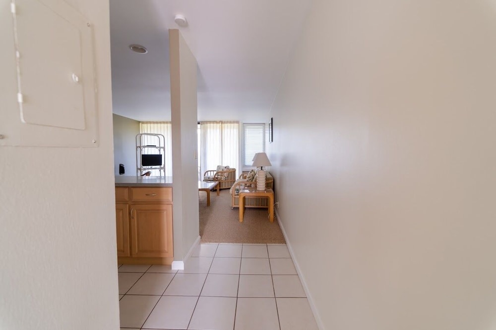 Condo, 1 Bedroom photo 2