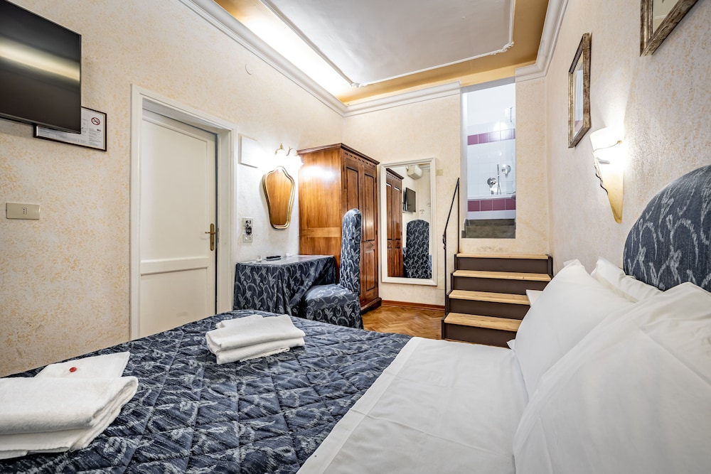 Basic Double Room Single Use thumbnail 5