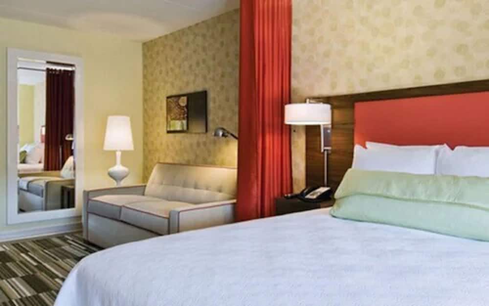 Studio Suite, 1 King Bed, Non Smoking - Photo 4