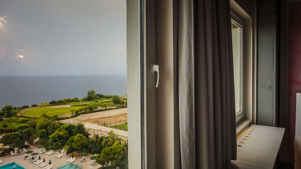 Standard Room, Sea View thumbnail 5