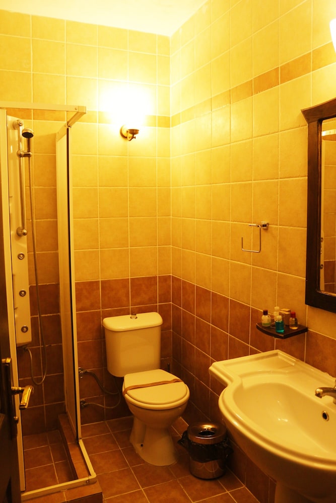 Comfort Triple Room, 1 Bedroom, Courtyard View photo 2