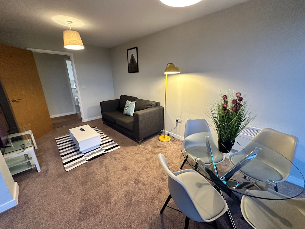 Three Bedroom Apartment - Photo 15