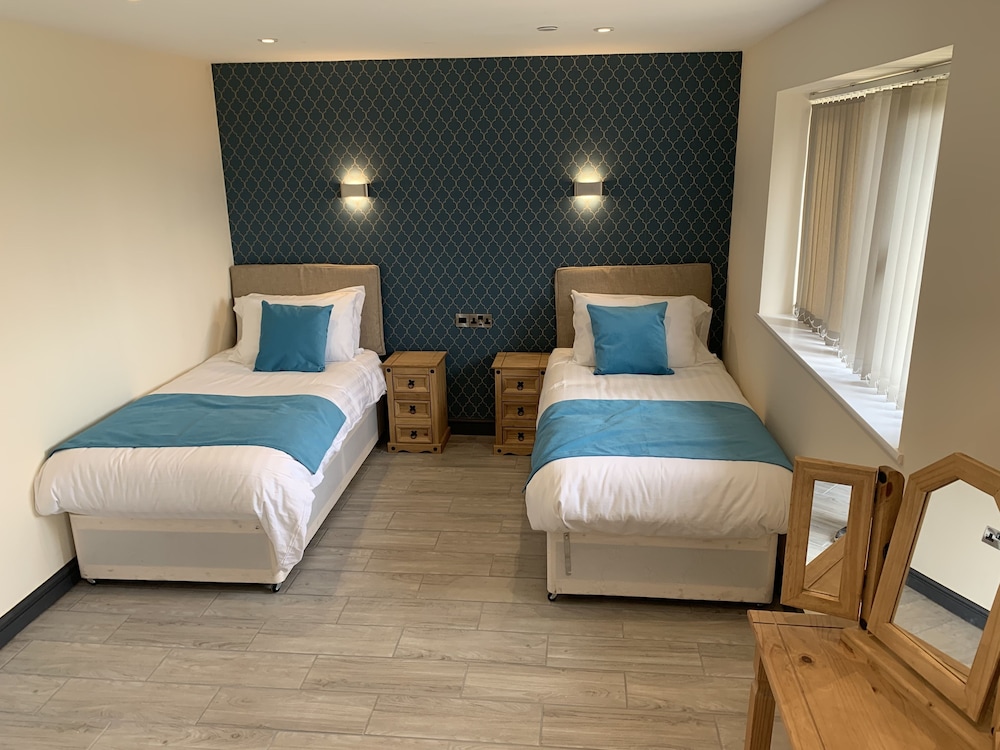 Twin Room, Accessible, Connecting Rooms (Ground Floor) photo 3