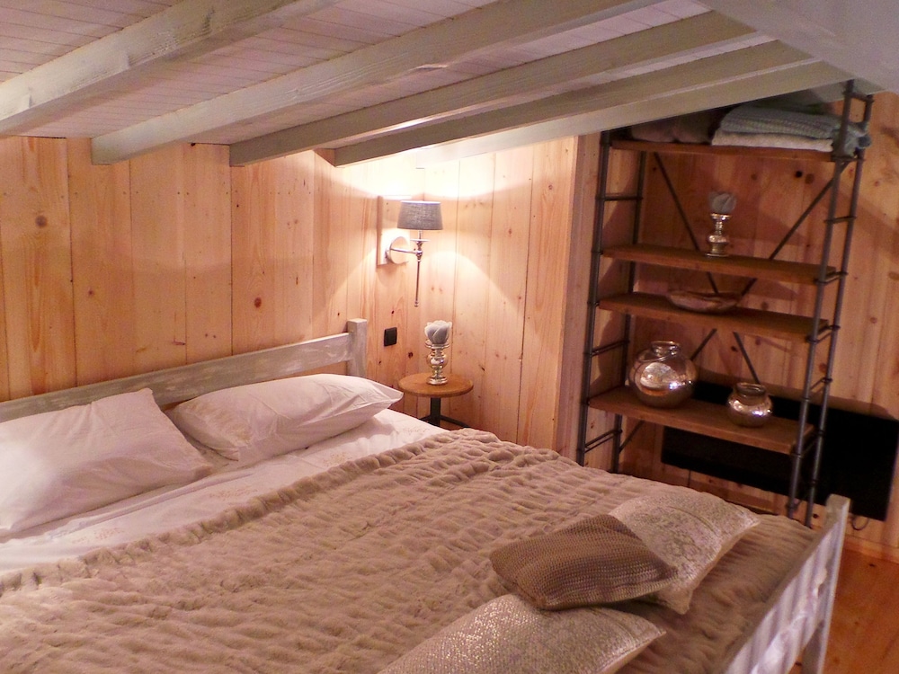 Cabin, Private Bathroom, Lake View (La terre est ronde)