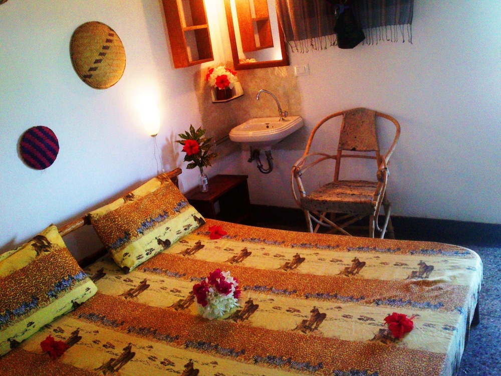 Economy Double Room, Garden View