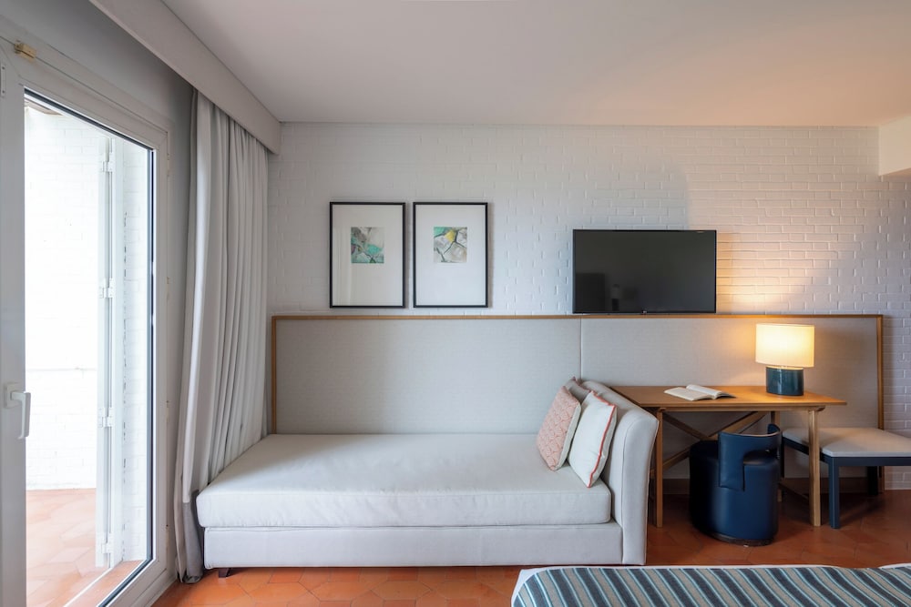 Standard Twin Room (3 Adults) photo 3