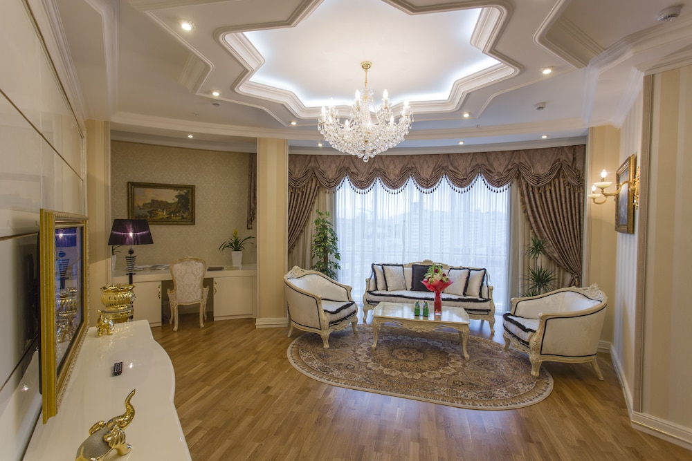 Royal Suite, 1 Bedroom photo 2