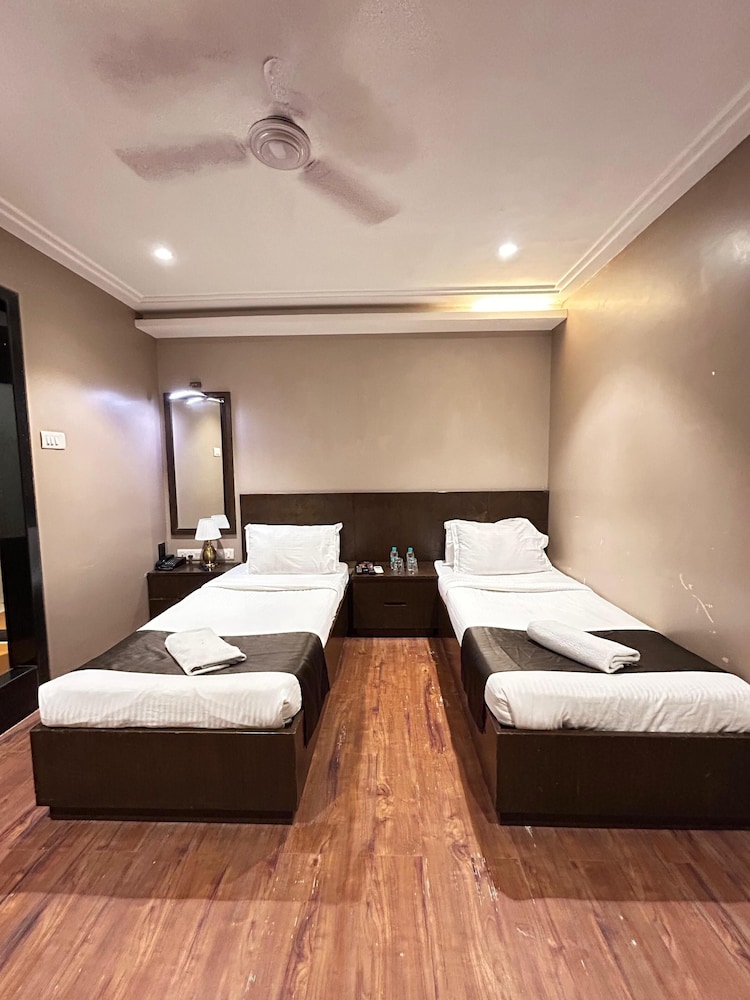 Deluxe Twin Room photo 2