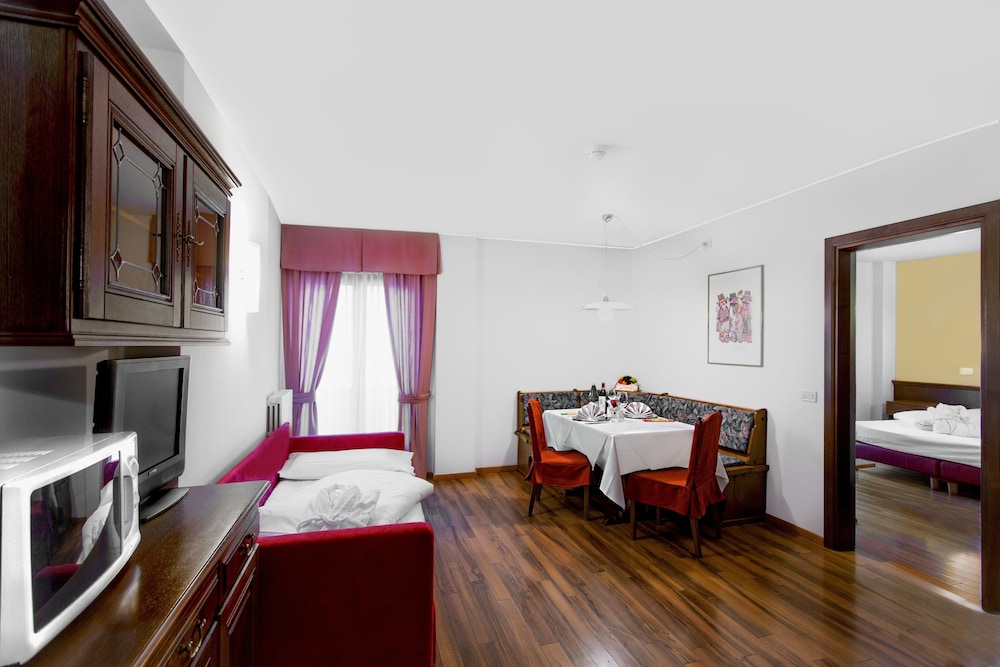 Classic Double Room Single Use photo 2