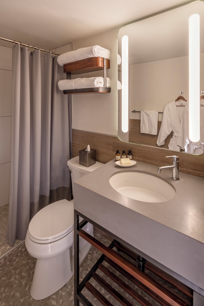 Zimmer – 2 Queensize-Betten, Harbor View thumbnail 5