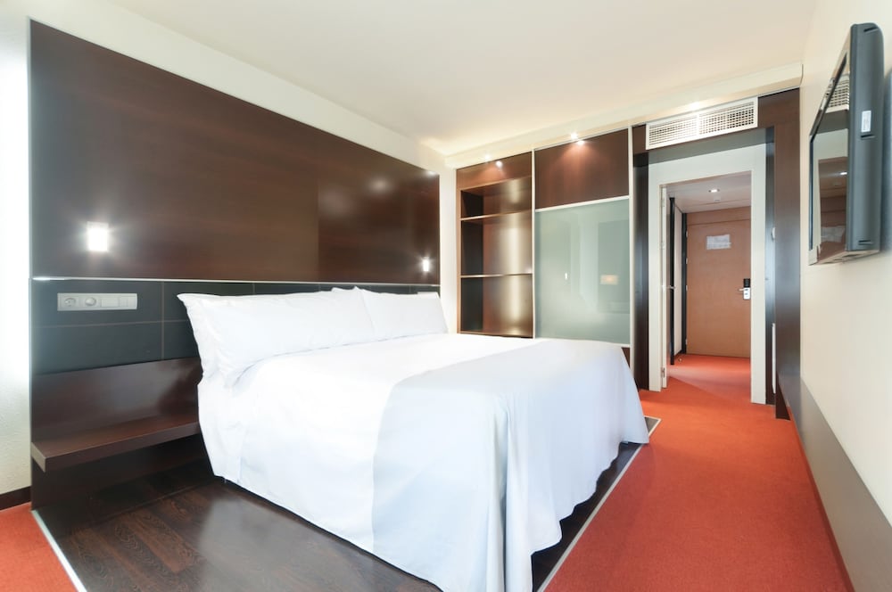 Premium Double or Twin Room - Photo 2