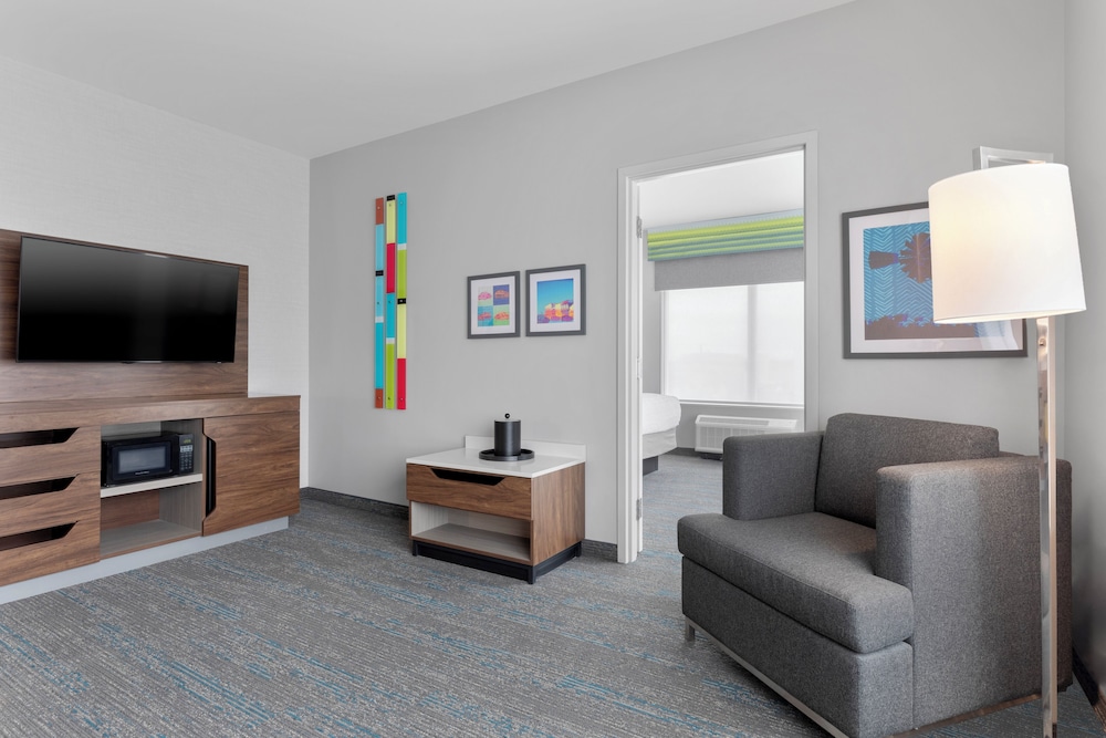 Suite, 1 Bedroom (End) photo 3