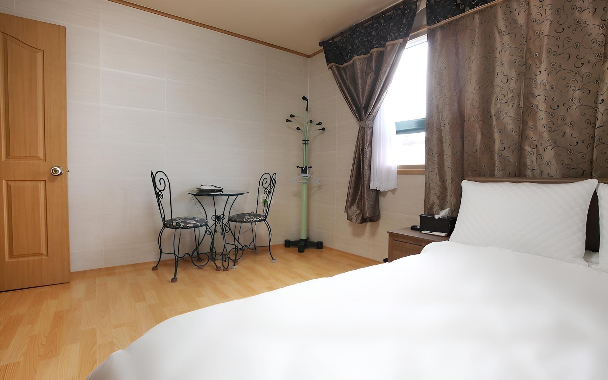 Room (Standard room) - Photo 3