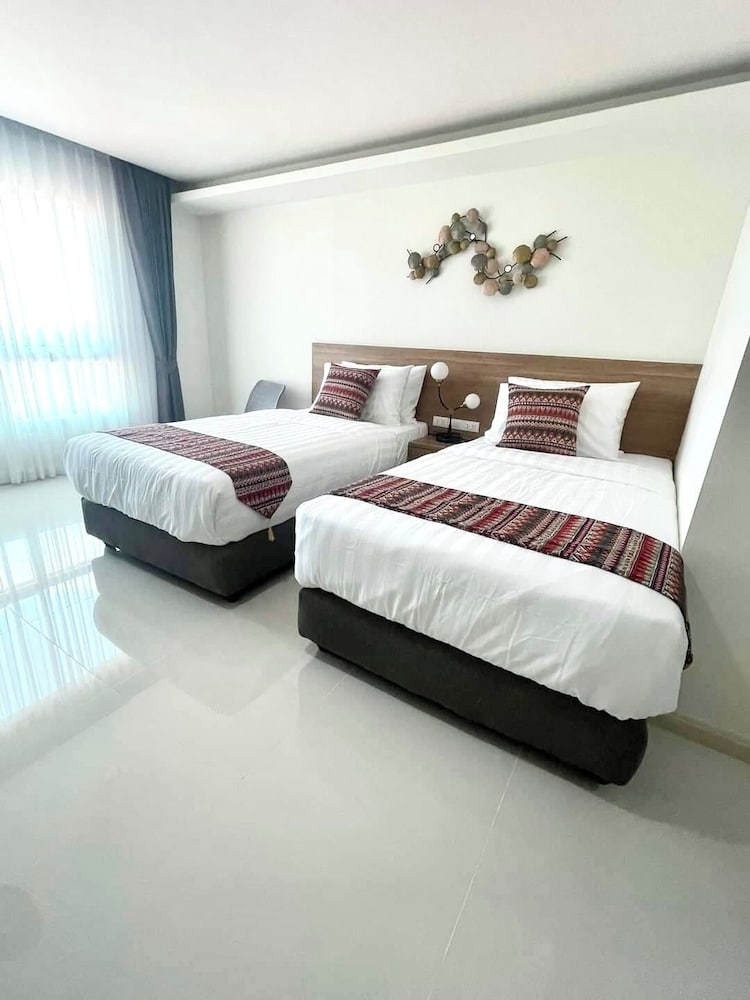 Standard Twin Room, City View photo 1