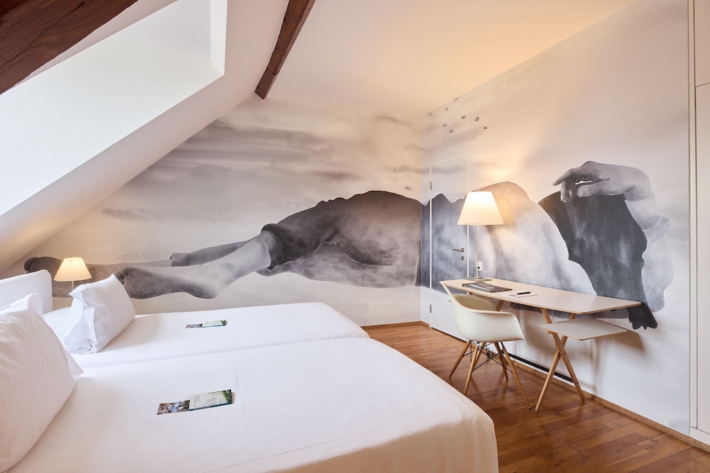 Double Room (Art) - Photo 11