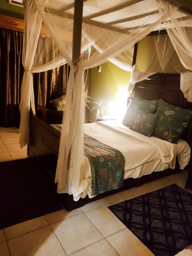Basic Double Room, 1 Double Bed photo 2