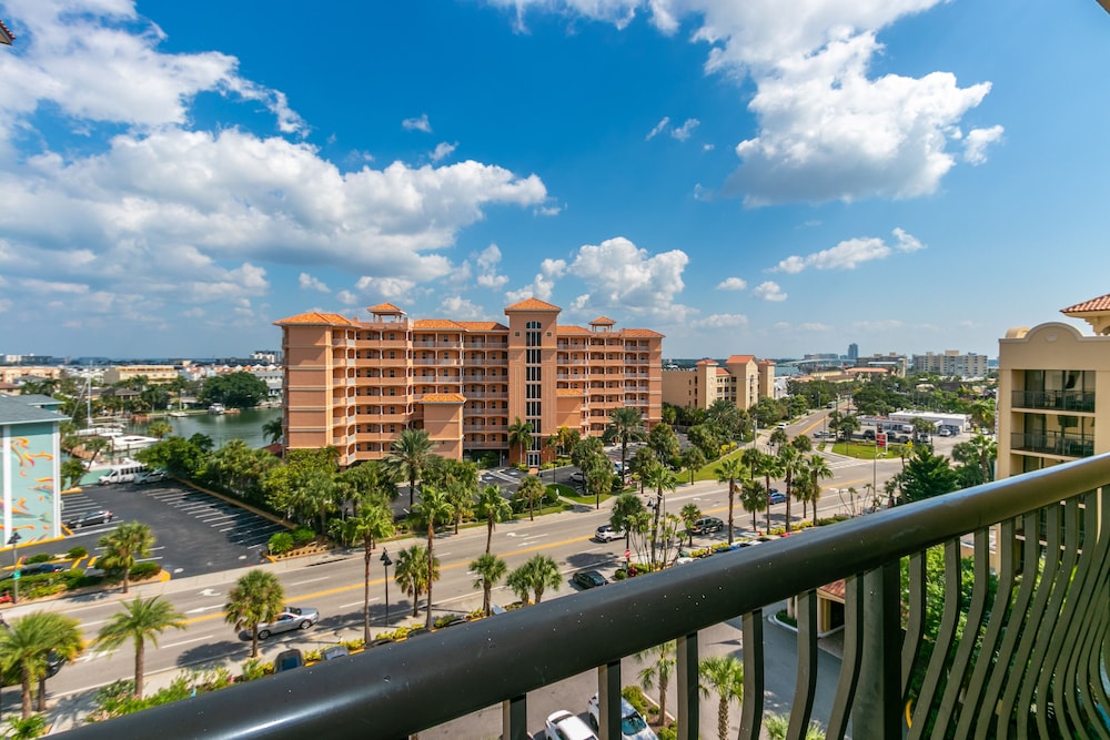 Suite, 2 Queen Beds, Balcony, City View - Photo 11