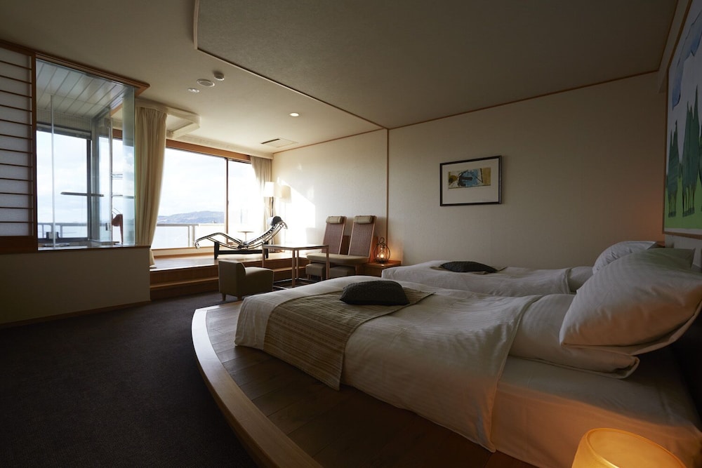 Twin Room with Fine-view Jacuzzi - Photo 1