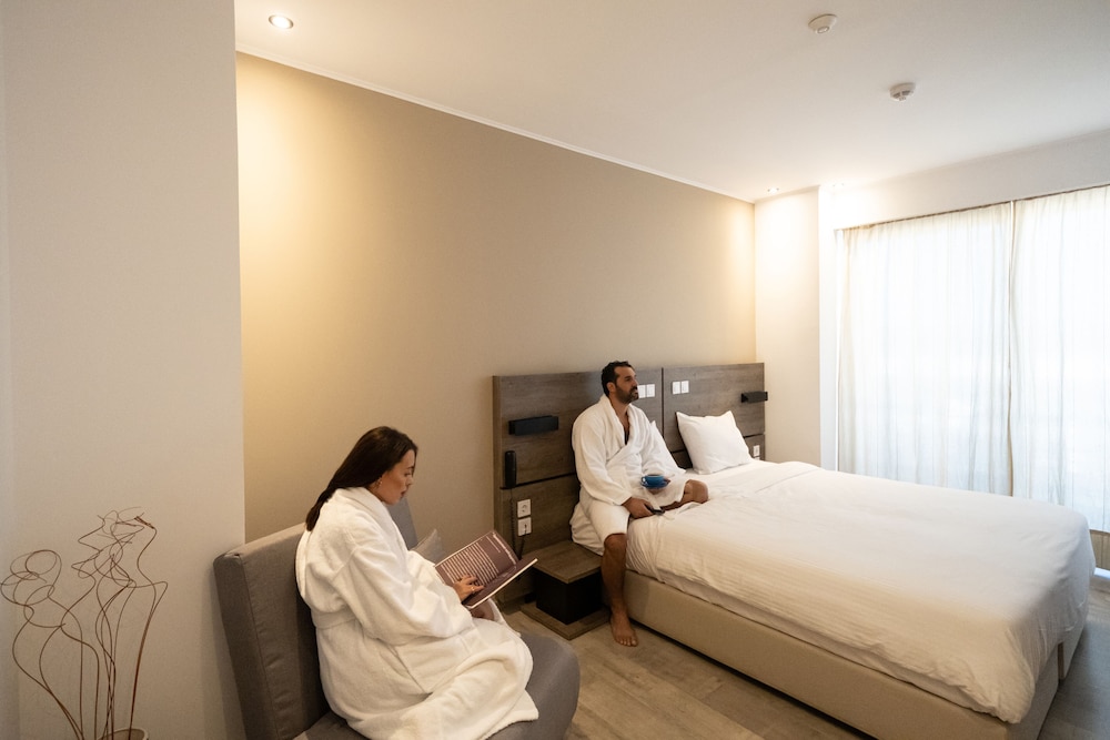 Deluxe Double Room - Photo 10