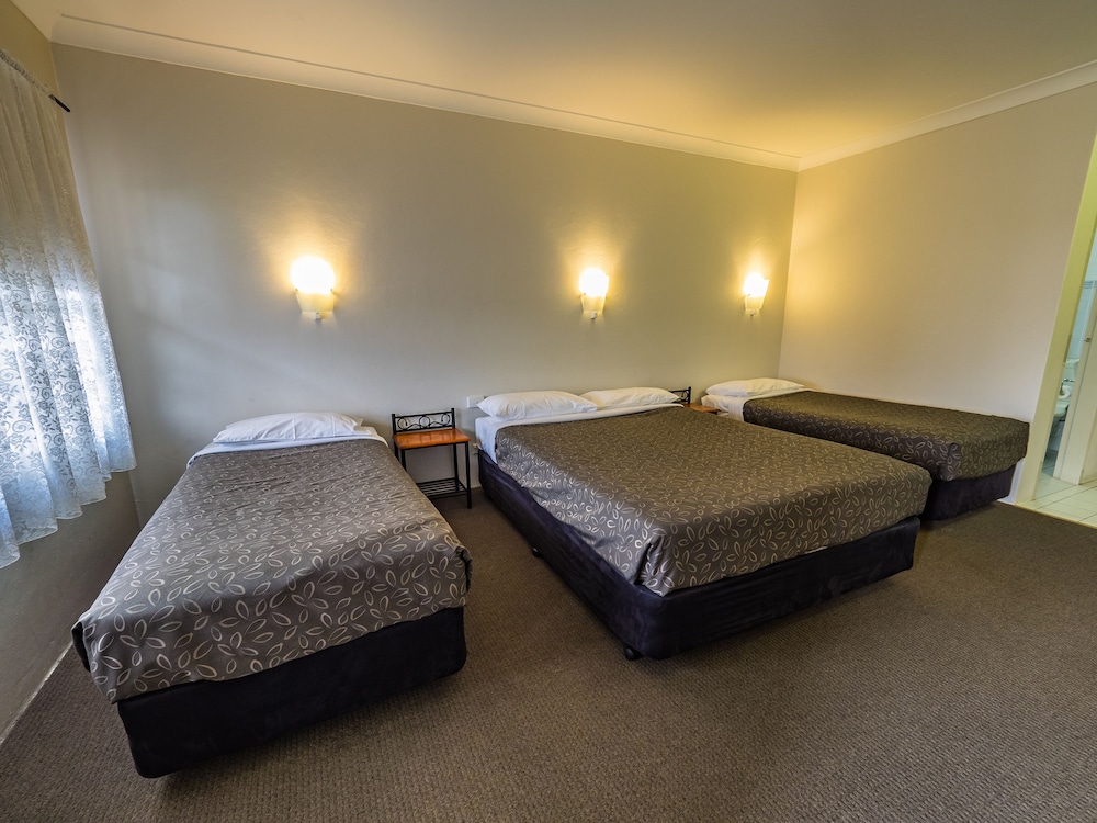 Family Room, Multiple Beds, Mezzanine photo 1