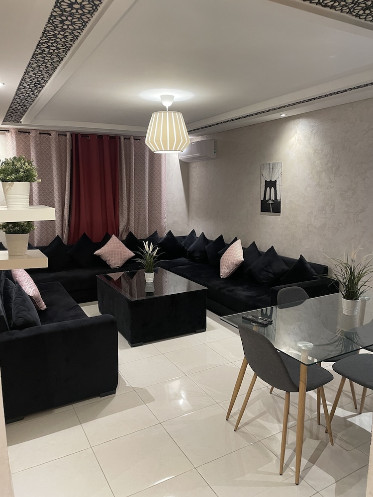 Traditional Apartment, 2 Bedrooms, City View photo 1