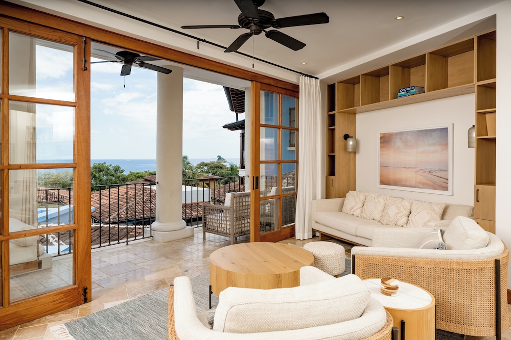 Condominio de Lujo, Múltiples Camas, 2 Baños, Vista al Océano (34 Plaza Central | 2 Recámaras | 2.5 Baños)