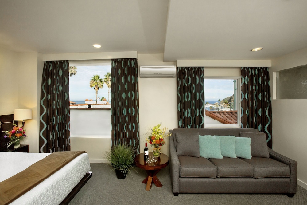 Junior Suite, Partial Ocean View - Photo 3