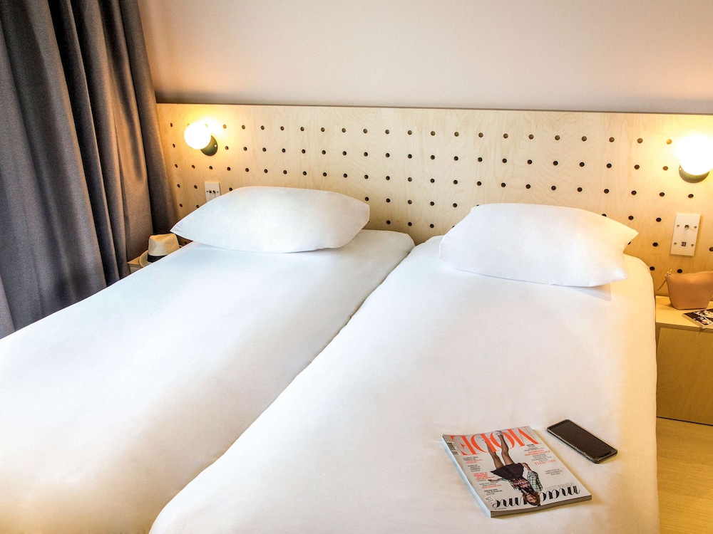 Room, 2 Twin Beds - Photo 6