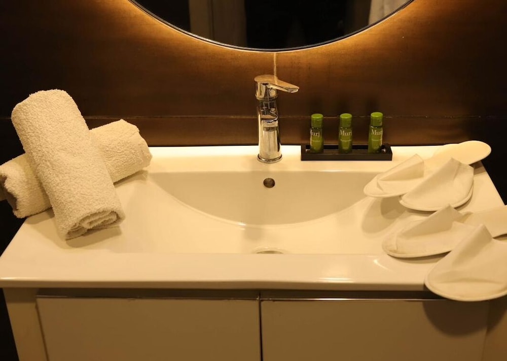 Junior Single Room, 2 Twin Beds, Garden View