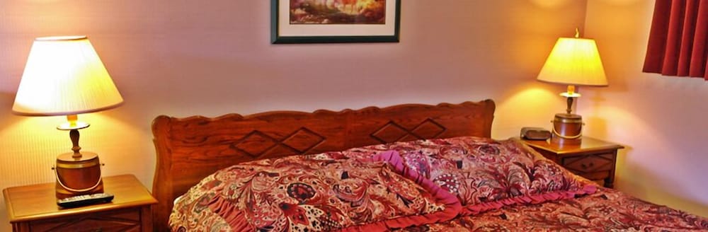 Deluxe Room, 1 King Bed, Mountain View, Ground Floor photo 1