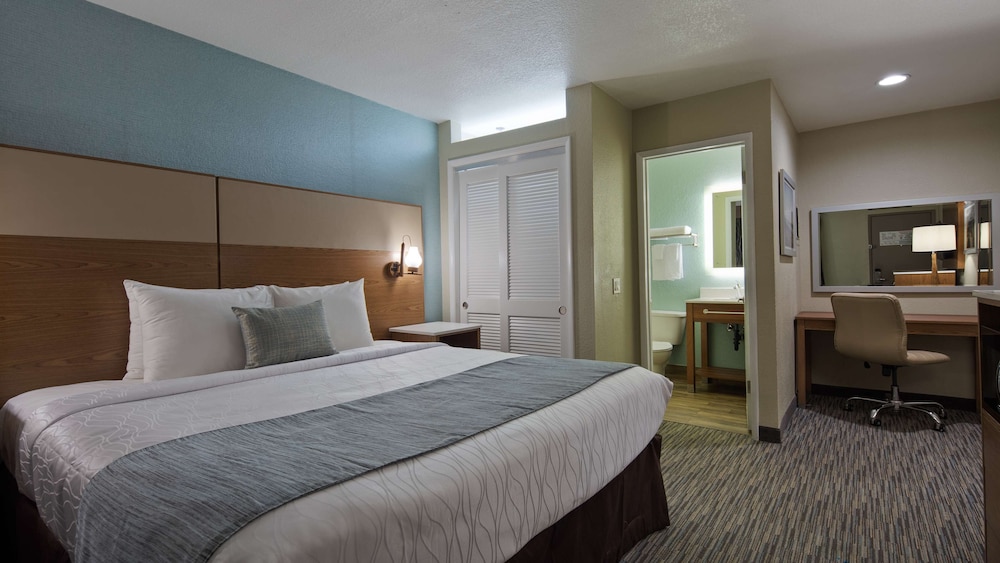 Suite, Multiple Beds, Non Smoking, Kitchen (Living Room) photo 3