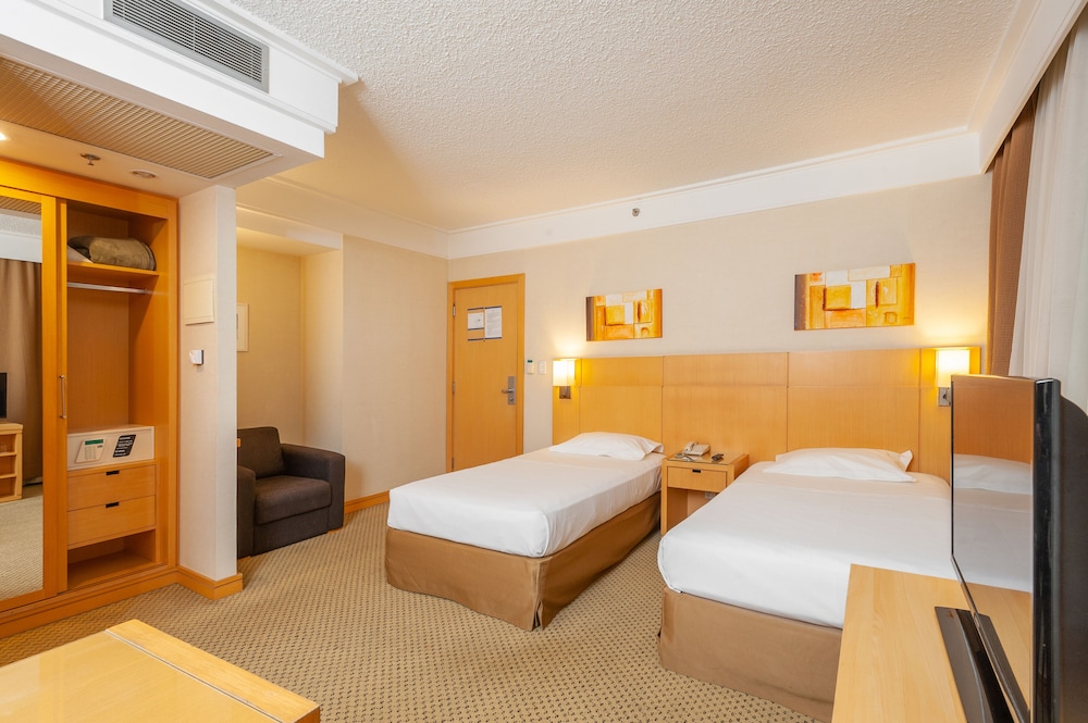 Deluxe Room, 2 Twin Beds - Photo 4