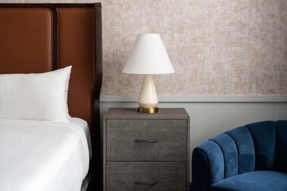 Deluxe Room, 2 Queen Beds, Garden View (Mobility Accessible, Roll-In Shower) photo 3
