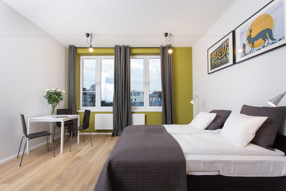 Deluxe Apartment (2nd floor, 5)