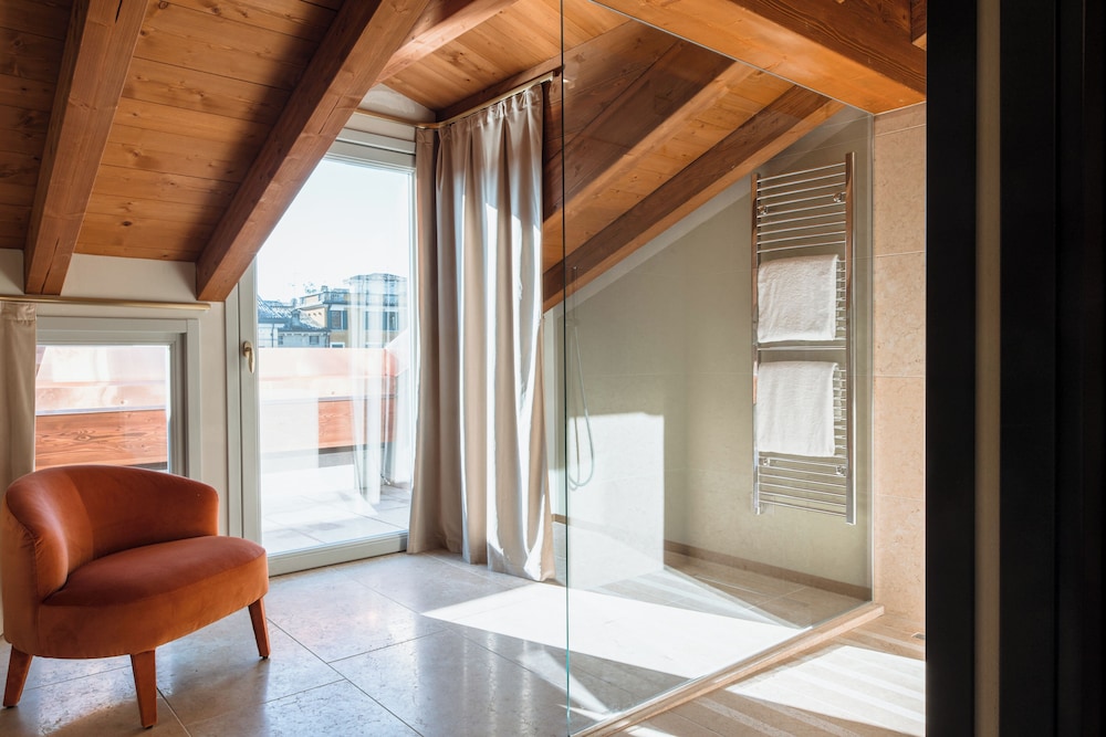 Executive Suite, Balcony, Canal View photo 1