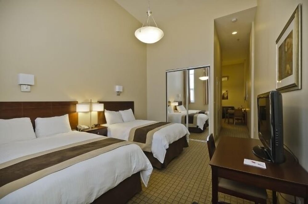 Suite, 2 Double Beds - Photo 1