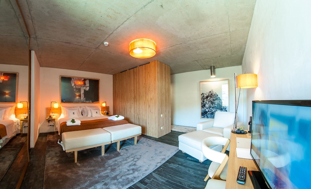 Suite (New Wing)