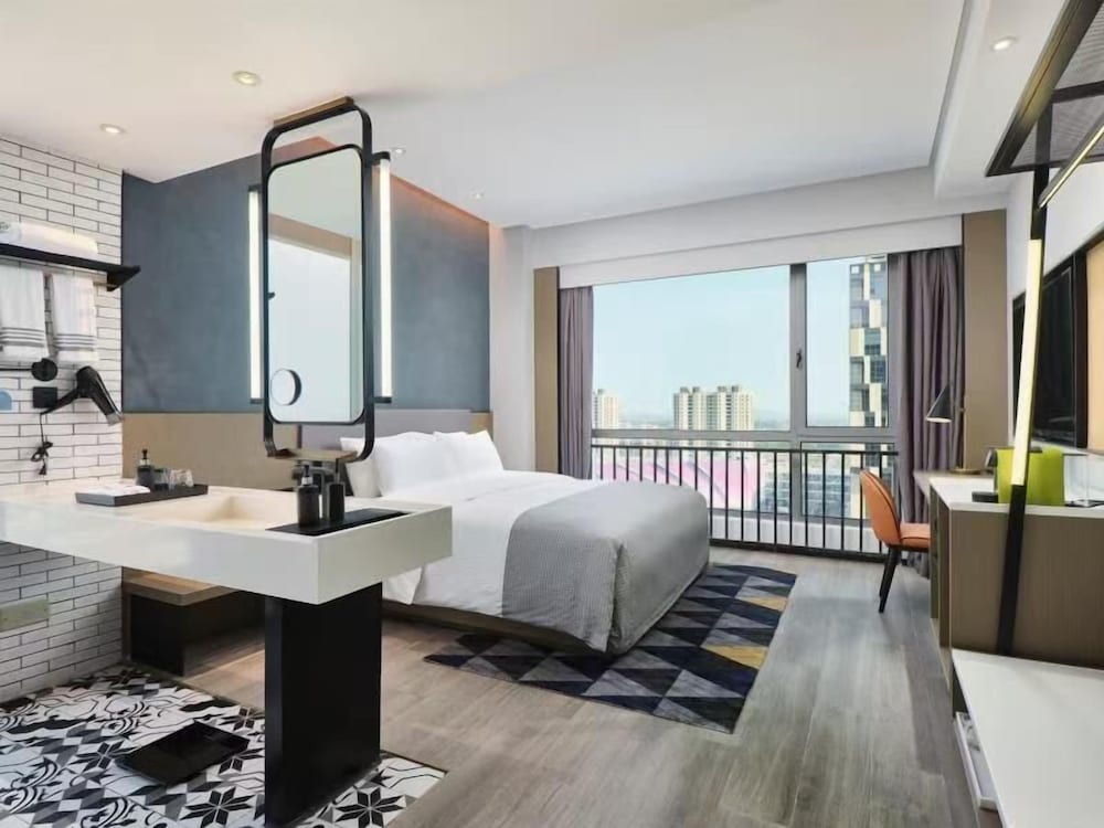 Luxury Single Room, City View