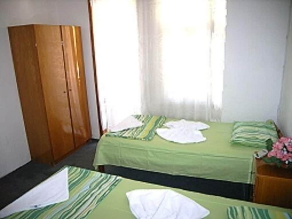 Standard Triple Room photo 1