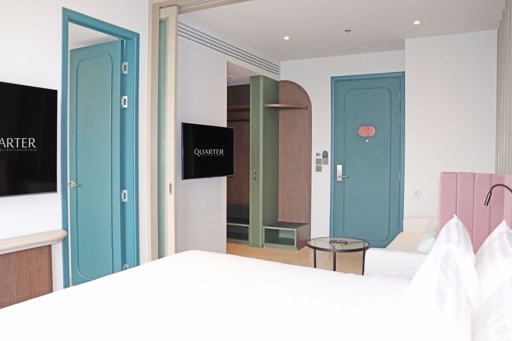 Deluxe King Room photo 2