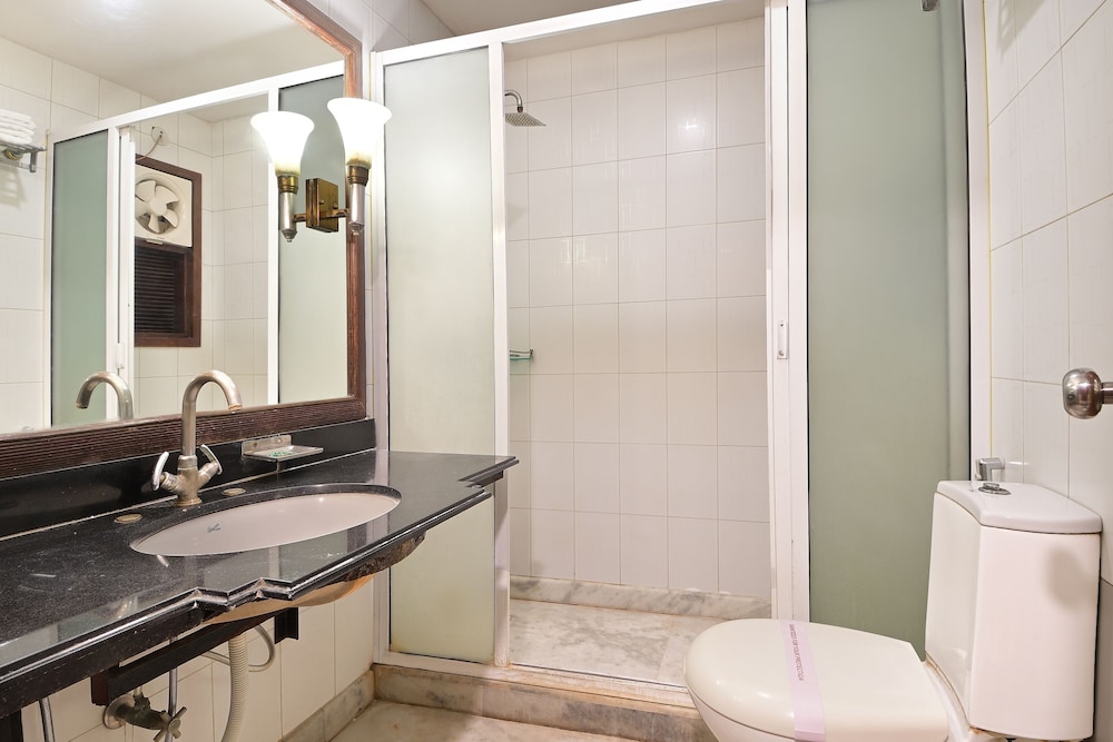 Suite Room with Fish Aquarium - Photo 2