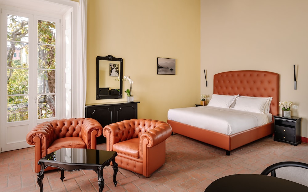 Suite, Lake View, Annex Building