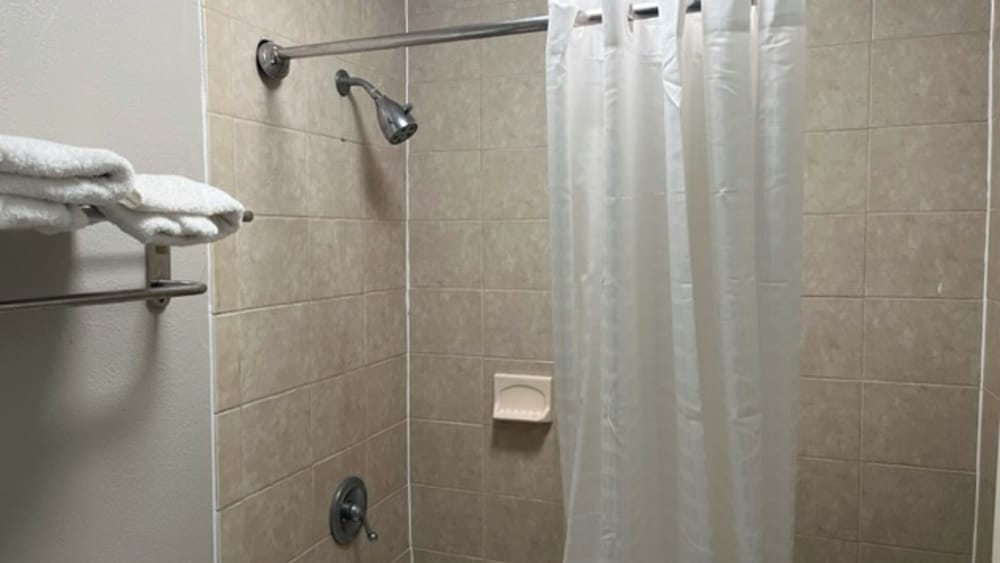 Standard Room, 2 Queen Beds, Non Smoking, Refrigerator & Microwave - Photo 11