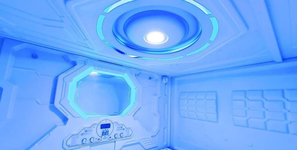 Capsule for 2 persons in shared mixed room photo 2